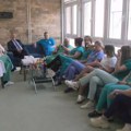 Oproštaj na Ginekološko-akušerskom odeljenju u Novom Pazaru: Kolege ispratile dr Škrijelja u penziju