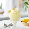 Ovaj kolač će vas osvojiti! Pravi se za 10 minuta, sa bananama i šlagom, bez pečenja