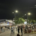 Blokirano više raskrsnica u Nišu, policija legitimisala i pisala kazne, građani sakupljali pare da plate