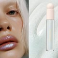 Rare Beauty nam doneo novi trend: Pool lips kao omaž kraju leta! Mesta se menjaju, ali dobri rituali ne moraju – Black’n’Easy…
