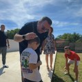 Pokret za narod i državu uručio pomoć sedmočlanoj porodici iz Vrtišta