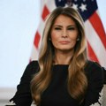 Skandal uoči premijeri filma "Melania": Prvoj dami SAD nacrtali brkove koji asociraju na Adolfa Hitlera