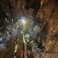 Iz poplavljene pećine u Laosu evakuisano još četvoro ljudi