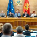 Usvojene skandalozne izmene Ustava u Crnoj Gori! Srpski jezik i dalje nije službeni: Mandić zaboravio da postoji srpski…