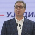 Iz kabineta gradonačelnika Kragujevca građani jutros izneli Vučićevu fotografiju VIDEO