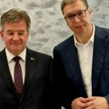 "Srbija nastavlja da insistira na konkretnim koracima" Vučić se sastao sa Lajčakom u Briselu (foto)