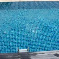 Užas u Australiji: Devojčica upala u bazen, deda i tata skočili da je spasu, a onda se desila nezamisliva tragedija…