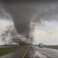 Apokalipsa u Americi! Tornado uništio sve na svom putu, najmanje 11 mrtvih (video)