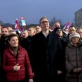 Vučić: Srbija ugrožena spolja, a pomažu mnogi iznutra i manipulišu decom