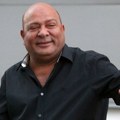 Džej je bio najniži pevač na estradi, a on je najviši: Ima dva metra, a dvojica kolega su mu za petama