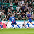 Ludnica u edinburgu - škoti na kolenima! Pogledajte gol Miloševića kojim je istopljen minus iz Beograda