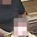 (Foto) skandal potresa vrtić Vaspitačica snimljena kako vezuje dete koje nema ni 2 godine dodatno zabrinjava što ni osoba koja…