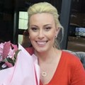Voditeljka za rođendan dobila džip od 60.000 evra Javno se pohvalila luksuznim poklonom, ne skida osmeh sa lica! (foto)