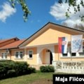 Studenti iz srpskog sistema bez prava na pomoć Vlade Kosova: Diskriminacija ili tehnička prepreka?
