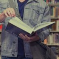 Posle otkaza zbog podrške studentima napisala knjigu, sada je predstavlja u Zrenjaninu