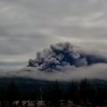 Snažna erupcija: Vulkan izbacio oblak pepela 12 kilometara u visinu (video)