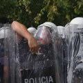 Sukobi policije i demonstranata u Albaniji, upotrebljeni vodeni topovi i suzavac