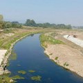 Presušuje Zapadna Morava: Od snažnog vodenog toka ostao je plitak kanal