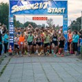 Oko 1.000 trkača iz Srbije i sveta trčalo za retk: Održan prvi humanitarni noćni polumaraton "Sirmijum 21/7"