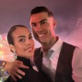 Ronaldo iznenadio georginu za novu godinu! Odveo je na rođendan svoje majke, nećete verovati šta joj je poklonio (video)
