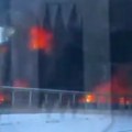 Ukrajinski napad na brjansk: Iznad grada kulja gust crni oblak dima, Rusija tvrdi da je neutralisala dronove (video)