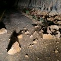 Pala stena kod tunela Sozina: Došlo do obustave saobraćaja, ekipe su na terenu