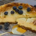 Neodoljivi CHEESECAKE s borovnicama i limunom: Savršen desert za svaku priliku! (RECEPT)