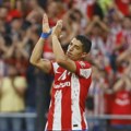 Ovo će baš odjeknuti - Suarez častio igrače Atletika nakon pobede nad Barsom!