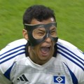 Maska koja seje strah: Zelke i HSV grabe ka Bundesligi (VIDEO)