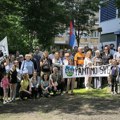 Novosađani danas "zavrnuli rukave": Akcija u MZ Narodni heroji, pored čišćenja, podsetila na žrtve fašizma (FOTO)
