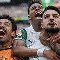 Prekinuta utakmica Svetskog prvenstva u fudbalu, gledaocima poručeno da što pre napuste stadion