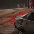Udes u Pančevu: Vozač "audija" izgubio kontrolu nad vozilom i sleteo sa puta: Dve osobe povređene