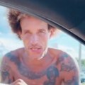 VIDEO Bio je multimilioner i Lebronov drug, a onda ga je pakao poroka bacio na dno: Sada je beskućnik koji se blamira za 20…
