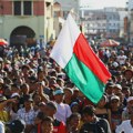 Predsednik Madagaskara pobegao iz zemlje nakon što su se vojnici okrenuli protiv njega