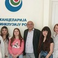 Млади чувари ромског језика поново у Новом Саду: Ученици из Сомбора у посети Канцеларији за инклузију Рома