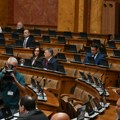 Novčane kazne poslanicima Siniši Nikoliću i Milošu Parandiloviću zbog remećenja reda