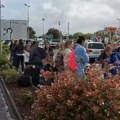 Evakuacija nekoliko aerodroma u Francuskoj! Dobili pretnje bombom, gomile putnika izvedene napolje (foto, video)