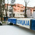 Akcija policije u Nišu, uhapšene dve osobe: Policija im u stanu pronašla više komada oružja i bombu