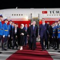 Erdogan doputovao u Beograd, na aerodromu "Nikola Tesla" dočekao ga Vučić