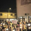 Veliki broj ljudi na protestu u Lapovu