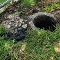 Slučajno ili namerno? Radnici JKP-a ušli u šaht i imali šta da vide, evo zašto se izlila kanalizacija u Mladenovcu!