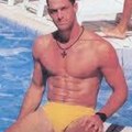 Petra kapisodu danas niko ne bi prepoznao! Bio je magnet za žene, njegov brat usmrtio našu pevačicu, evo čime se sada bavi…