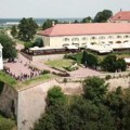 DS: Ideja gradonačelnika o izgradnji kapele na Petrovaradinskoj tvrđavi jeftini i bizarni populizam