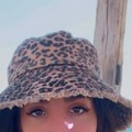 Anđela krišom snimila gastoza: Baškare se na plaži, ona u roze kupaćem sa šeširom na glavi, a evo šta svi komentarišu (foto)…