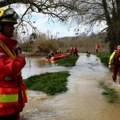 Muškarac nestao nakon jakih kiša koje su pogodile centralni deo Francuske, veruje se da ga je odnela reka