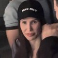 Nikolija u društvu ovog muškarca na Vesninom koncertu, a Relje nigde: Krišom smo je usnimili, evo šta radi (video)