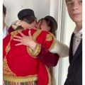 Čuo sam da imate vilu, pustite je da ide k meni da zajedno budemo jedno