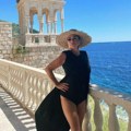 Pevačica (65) imala intimne odnose sa ženom: Uskoro postaje baka, a sve je šokirala priznanjem: "Postoje žene koje su me odmah…