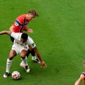Uživo: Pola sata ničega, pa 10 minuta spektakla u režiji Engleza i Norvežana