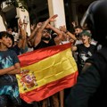 Protesti u Seuti nakon velike migrantske krize: Policija sprečava sukob desničara i učesnika kontraprotesta